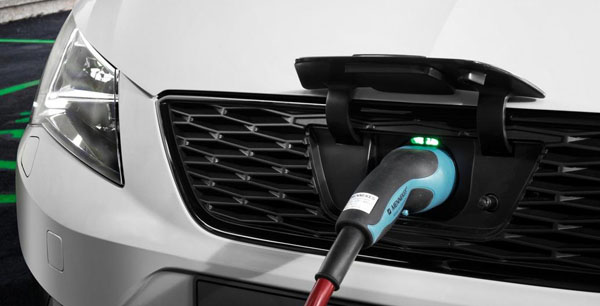 seat-leon-verde-charge