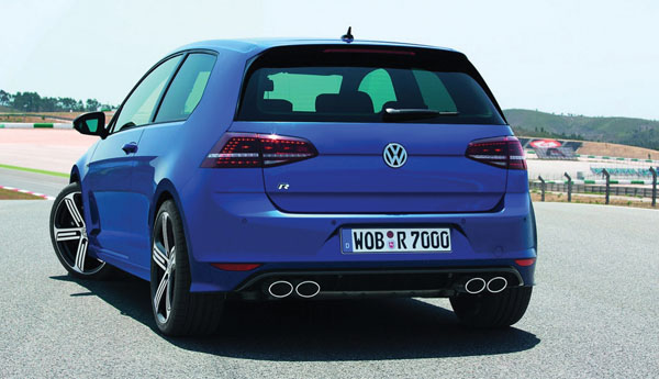 volkswagen-golf-r-rear