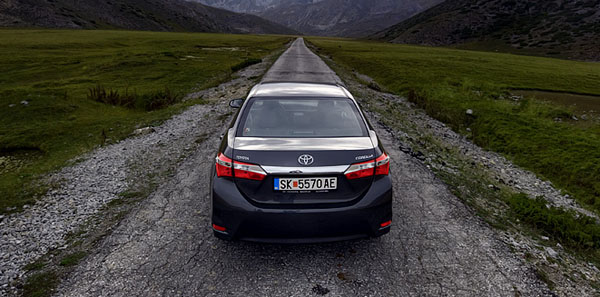 toyota-corolla-rear