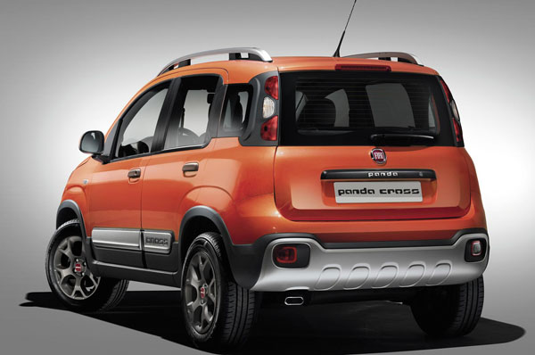 fiat-panda-cross-rear