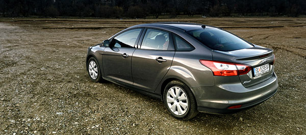 ford-focus-ecoboost-rear