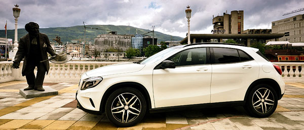 mercedes-benz-gla-side