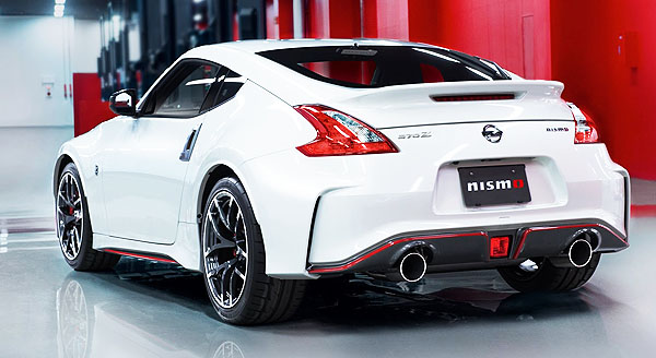 nissan-370-nismo-rear
