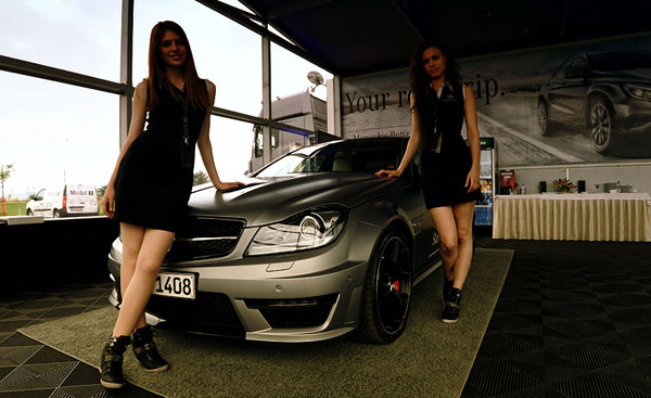 c63-amg-girls