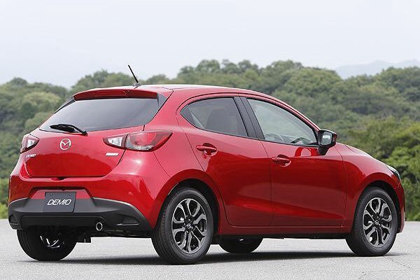 mazda-2-rear