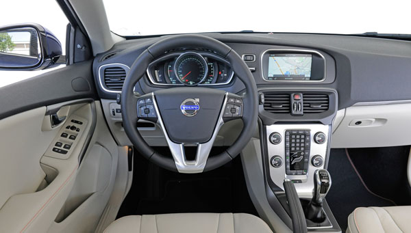 Volvo V40 Cross Country Ocean Race Edition - interior