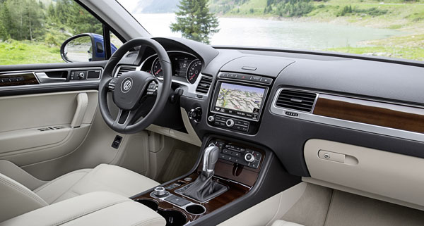 vw-touareg-facelift-interior