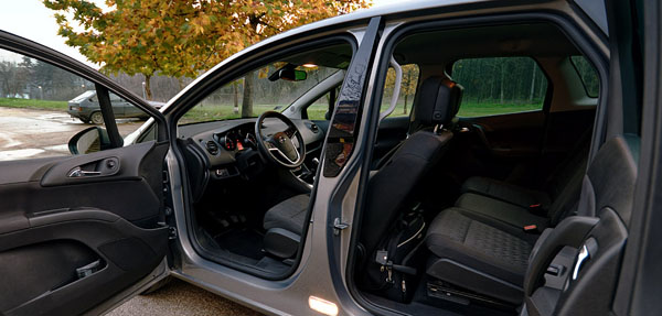 opel-meriva-interior3