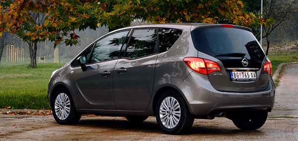 opel-meriva-rear