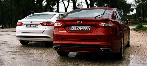 mondeo-sedan-hatch-rear