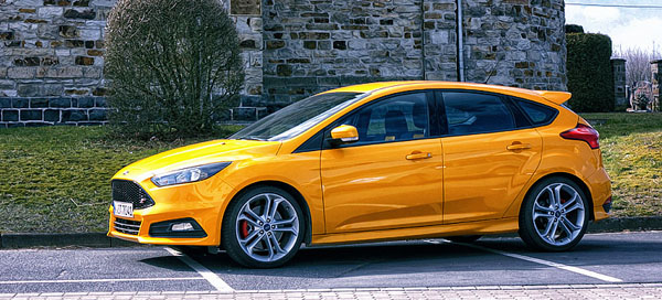 ford-focus-st-yellow