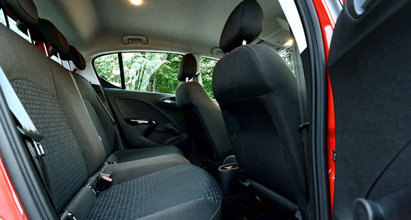 opel-corsa-interior3