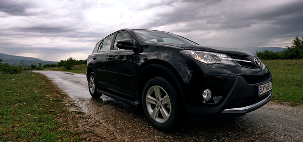 toyota-rav4-carclub-front