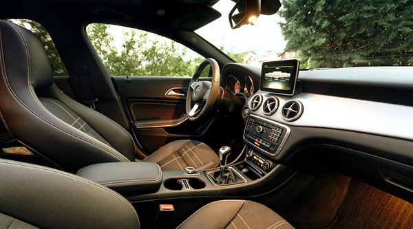 mercedes-benz-cla-sb-interior2