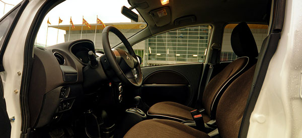 mitsubishi-i-miev-carclub-interior1