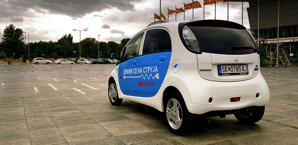 mitsubishi-i-miev-carclub-rear