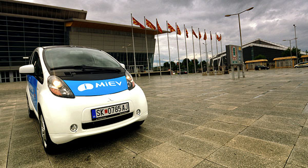 mitsubishi-i-miev-front