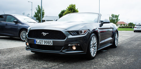 ford-mustang-convertible-front