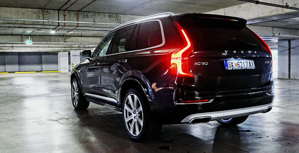 volvo-xc90-carclub-rear