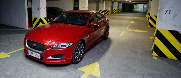 jaguar-xe-carclub-frontside