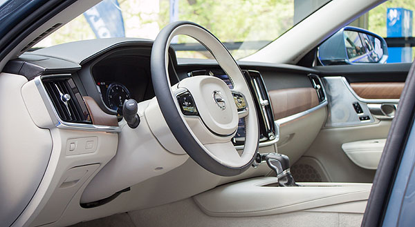 volvo-s80-reveal-interior2