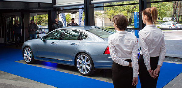 volvo-s80-reveal-rear1