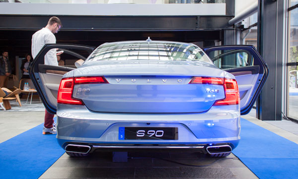 volvo-s80-reveal-rear2