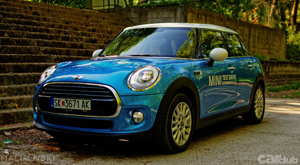 mini-cooper-5door-carclub-frontside