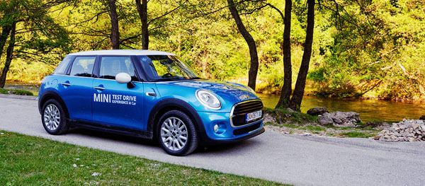 mini-cooper-5door-carclub-frontside2