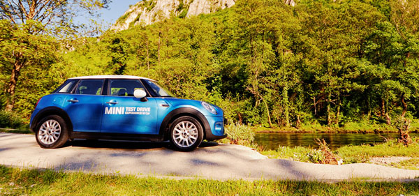 mini-cooper-5door-carclub-side