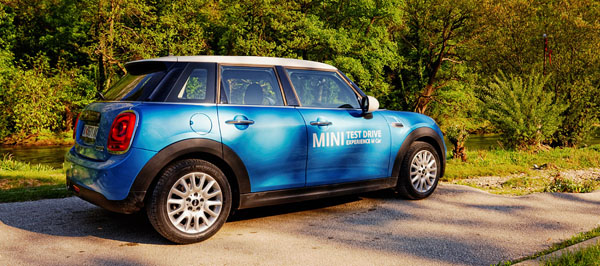 mini-cooper-5door-carclub-siderear