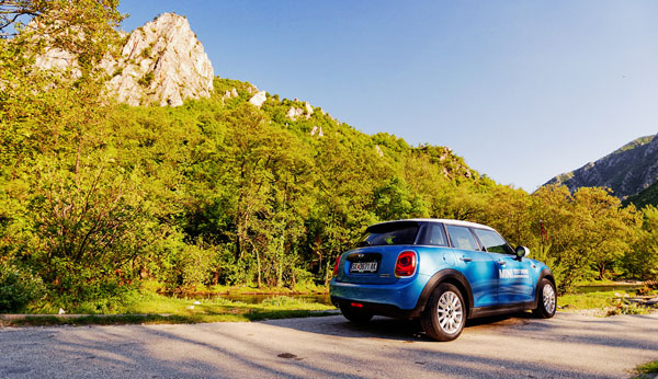 mini-cooper-5door-carclub-siderear3