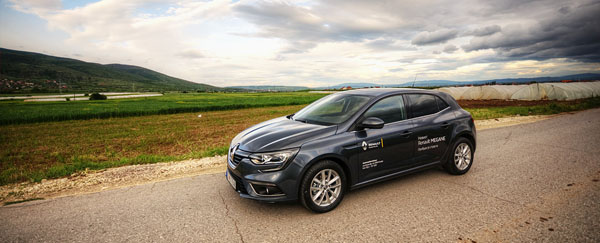 renault-megane-frontmid