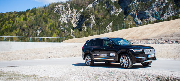 volvo-xc90-t8-hybrid-front3
