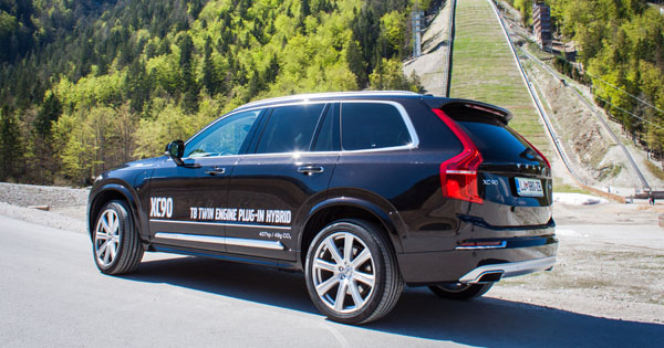 volvo-xc90-t8-hybrid-rear2
