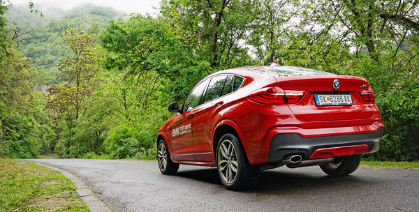 bmw-x4-carclub-rear4