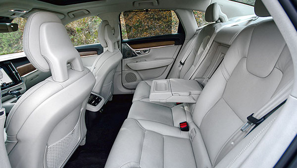 volvo-s90-interior-rear