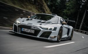 Утринска гимнастика: Тркачкиот тим ABT DTM го доведе Audi R8 до лимитот!